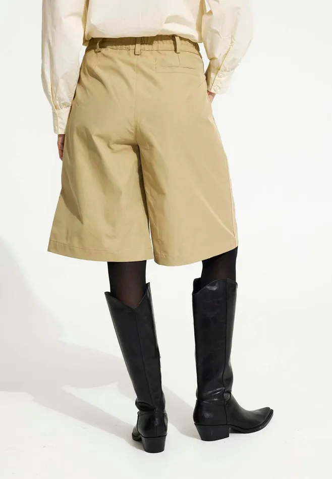 ARIA SHORTS 16523 191 Sand 191 Women IN FRONT PANTS