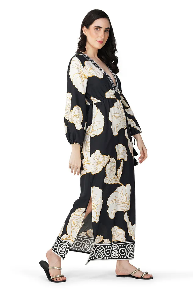 Black And White Floral Daze Printed Maxi Dress Black And White Floral Daze Printed Maxi Dress