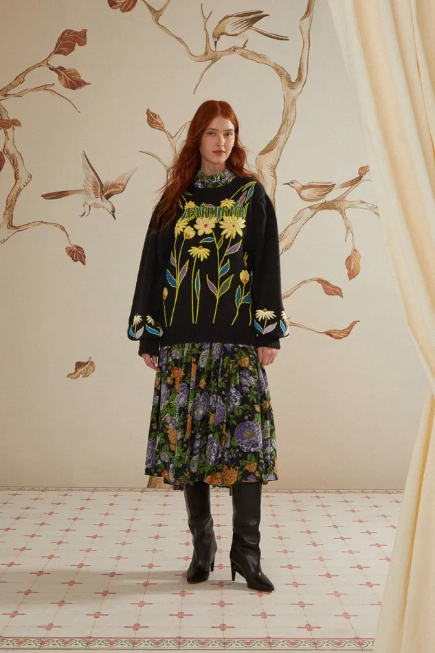 Black Flowers Embroidered Knit Sweater Women FARM Rio Sweaters and Sweatshirts Black Flowers Embroidered Knit Sweater Women FARM Rio Sweaters and Sweatshirts