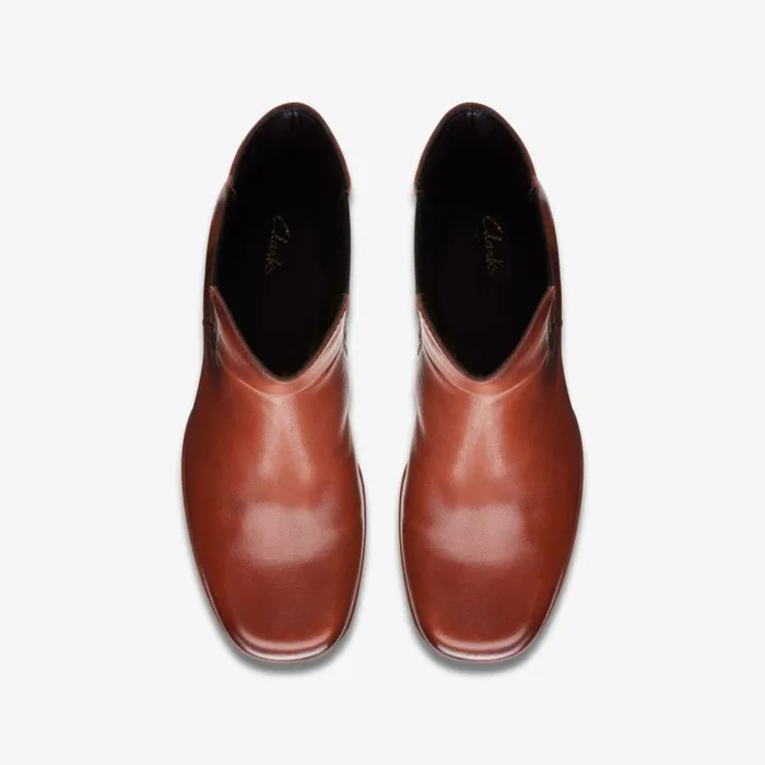 Clarks Pique Up Dark Tan Leather Chelsea Boots Dark Tan Leather Women Chelsea Boots