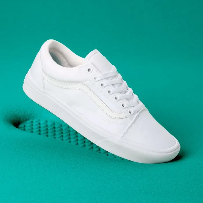 Classics Shoes Vans Men ComfyCush Old Skool True WhiteTrue White