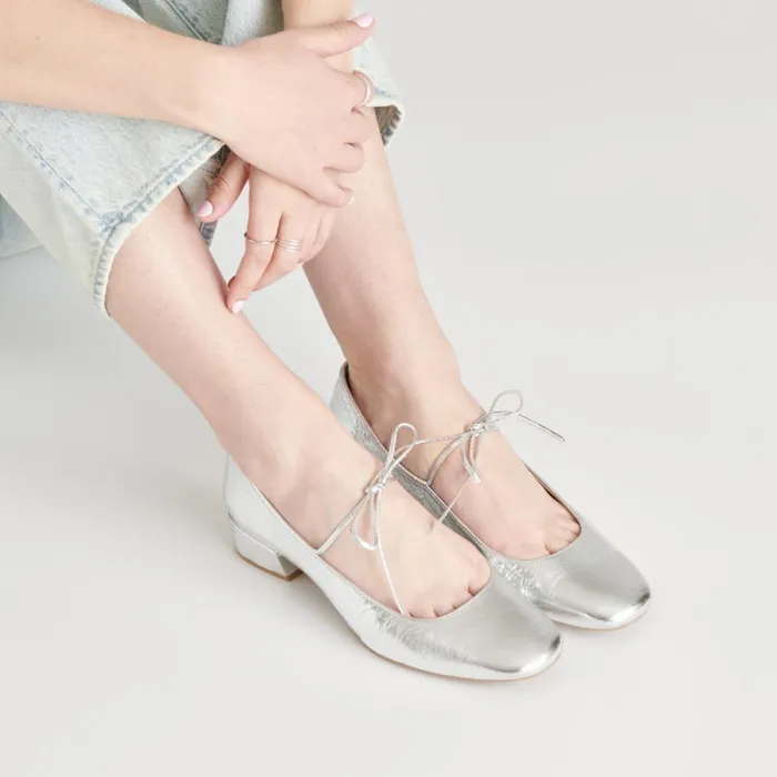 Heels Women Dolce Vita Ardien Heels Silver Crinkle Patent
