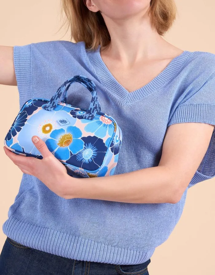 Oilily Toiletry Bags Women Caia Cosmetic Bag Duffyvista Blue Oilily Toiletry Bags Women Caia Cosmetic Bag Duffyvista Blue