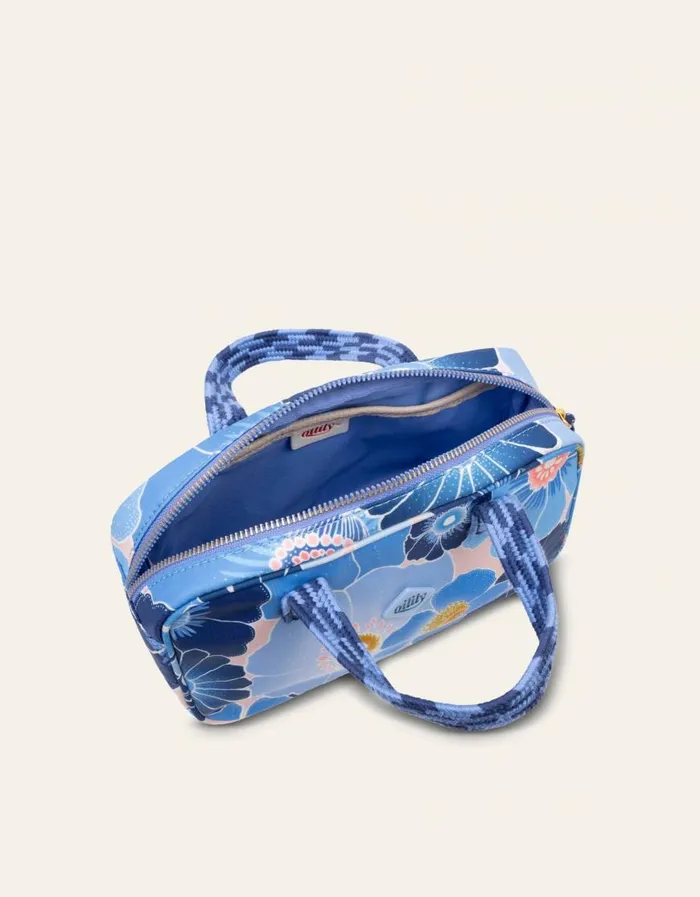 Oilily Toiletry Bags Women Caia Cosmetic Bag Duffyvista Blue Oilily Toiletry Bags Women Caia Cosmetic Bag Duffyvista Blue