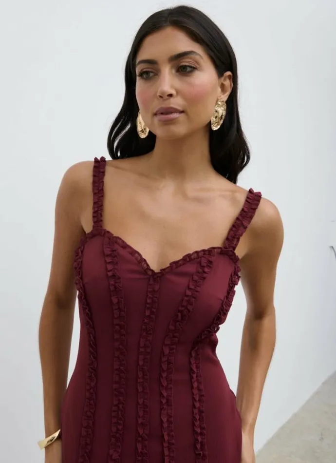 Pretty Lavish Wedding Guest Ola Sweetheart Frill Maxi Dress Wine 8211 Women