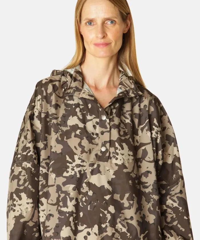 RainwearClothing Ilse Jacobsen Knitwear Poncho W Sleeves 8211 Brown Camo RainwearClothing Ilse Jacobsen Knitwear Poncho W Sleeves 8211 Brown Camo