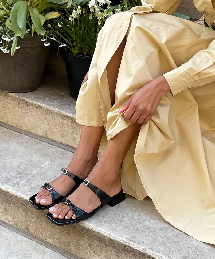 Sandals Women Dolce Vita Lavern Sandals Midnight Crinkle Patent