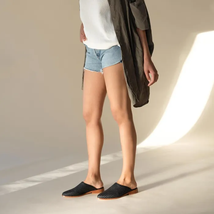 Women Ama Woven Mule Woven Black Nisolo Flats and Slip Ons