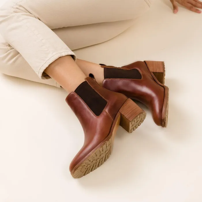 Women Ana GoTo Heeled Chelsea Boot Auburn Nisolo Heels