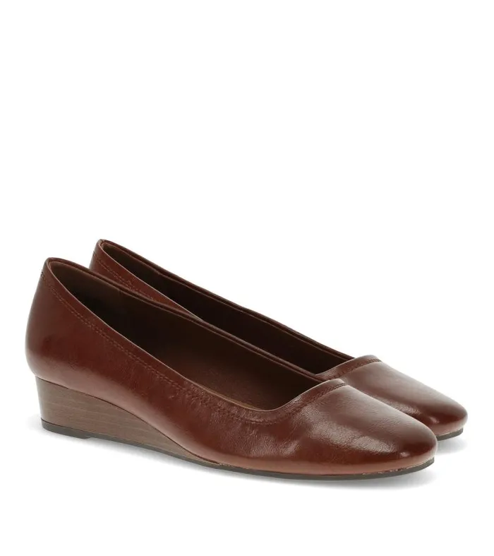 Women Baretraps Dress Shoes Covette Wedge Slip On Mahogany
