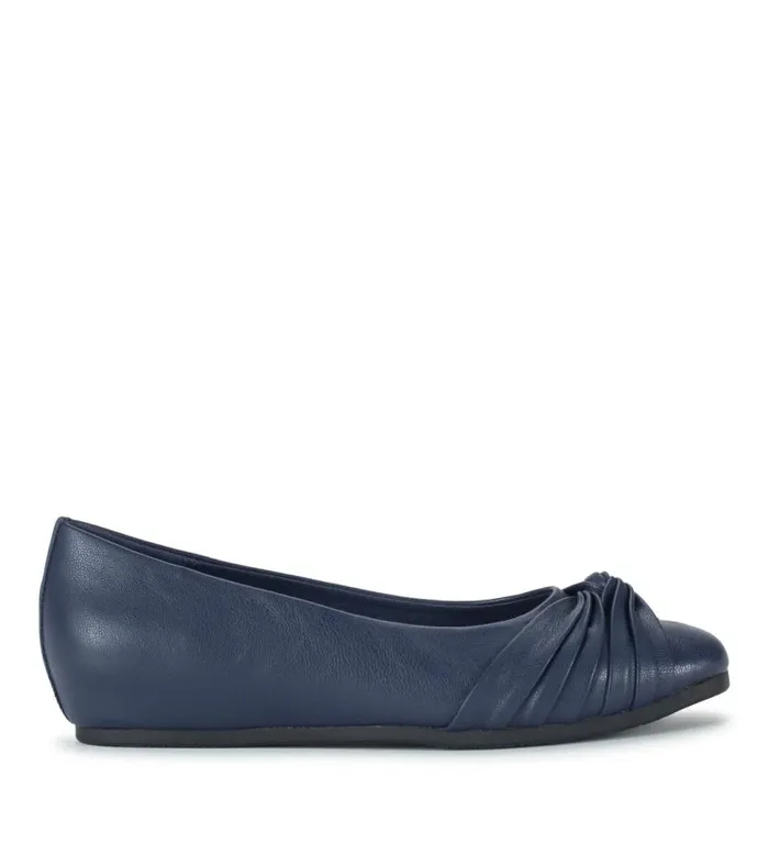 Women Baretraps Flats and Loafers Chainey Casual Flat Midnight