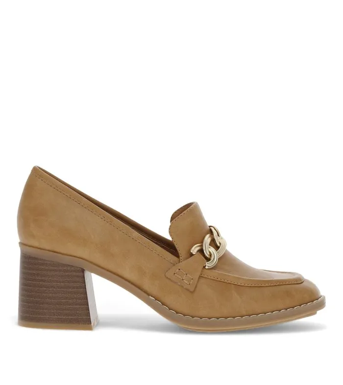 Women Baretraps Flats and Loafers Wendee Loafer Light Almond
