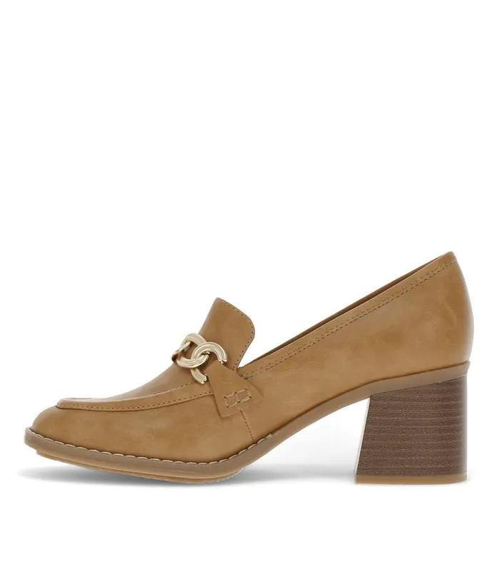 Women Baretraps Flats and Loafers Wendee Loafer Light Almond
