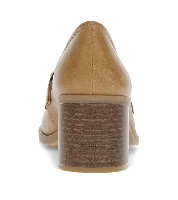 Women Baretraps Flats and Loafers Wendee Loafer Light Almond