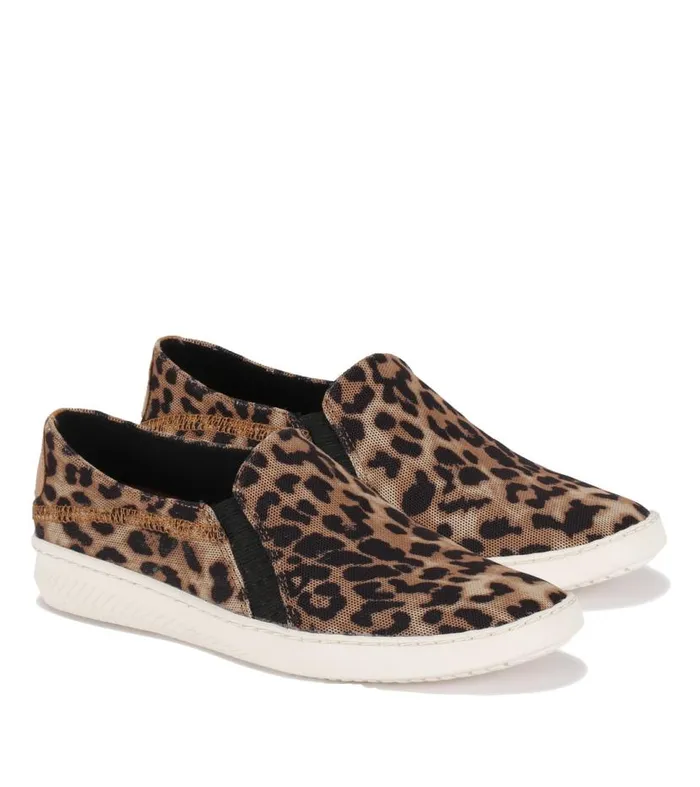 Women Baretraps Sneakers Yadier Slip On Sneaker Auburn Leopard