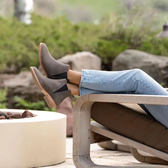 Women Eva Everyday Chelsea Boot Grey Nisolo Boots